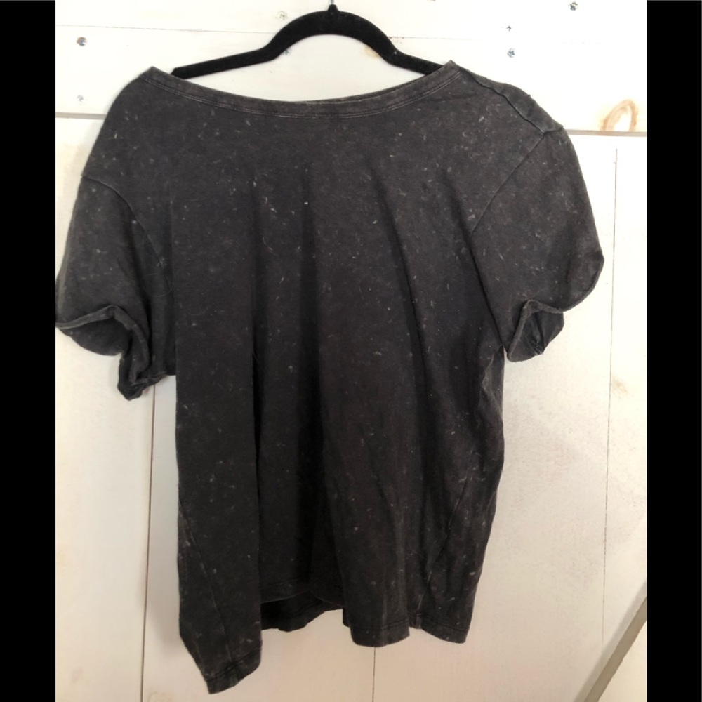 American Eagle flecked crop tee.